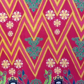 Batik Motif Gelombang Muare merah